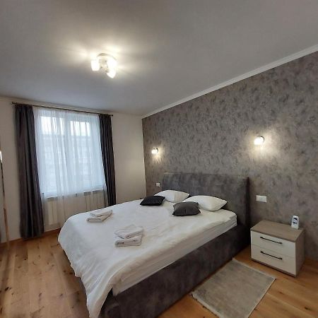 Trandafirului Residence Central Сучава Екстер'єр фото