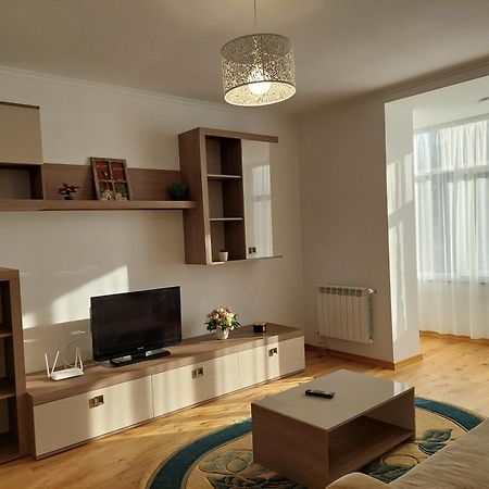 Trandafirului Residence Central Сучава Екстер'єр фото