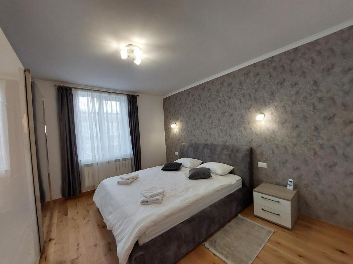 Trandafirului Residence Central Сучава Екстер'єр фото